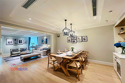 Bán Biệt thự góc đẹp trung tâm quận Tây hồ, ô tô qua nhà