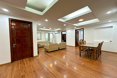 Bán căn góc 150m, tòa G3 Ciputra, view Hồ Tây